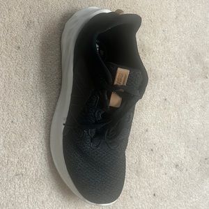 New Balance ROAV Running Shoes